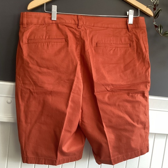 Amazon Essentials Womens 10 Inch Inseam Bermuda Chino Short in sz14 - Picture 7 of 8